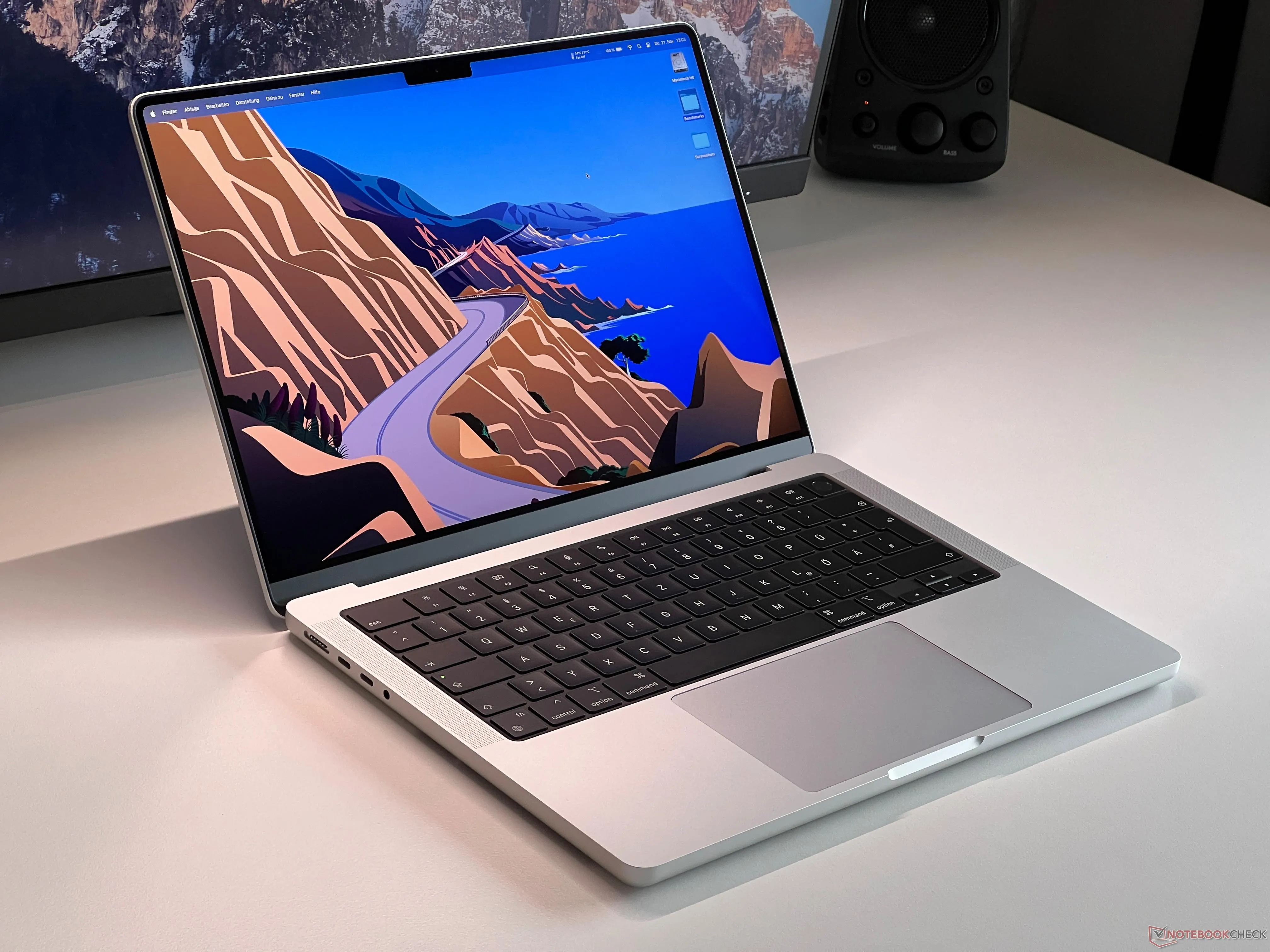 لپ تاپ MacBook Pro M4